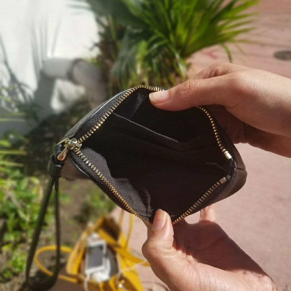 Leather Coach Wristlet/Wallet - brand new - Picture 3 of 3